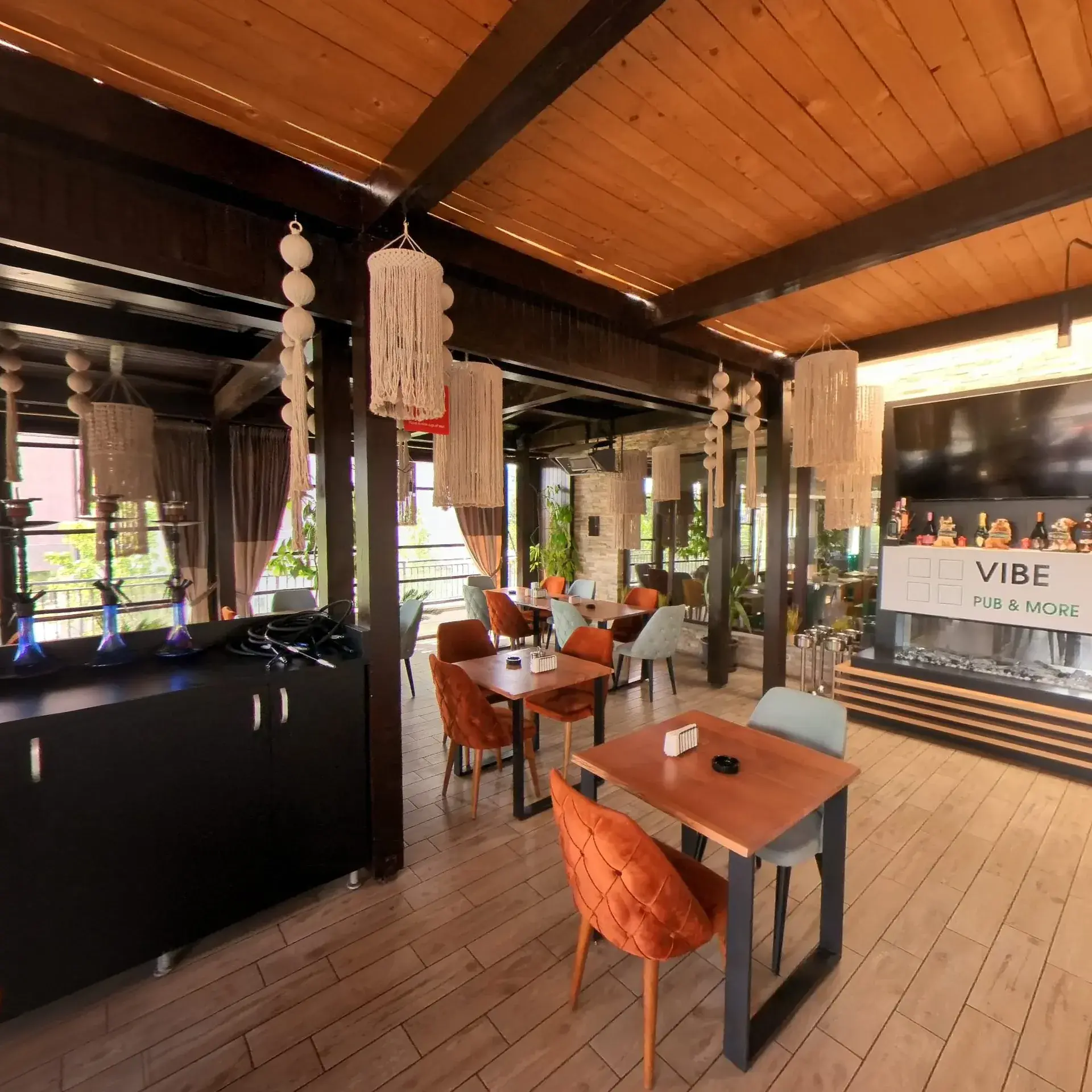 Restaurant Ambiance — Hotel Bulevard